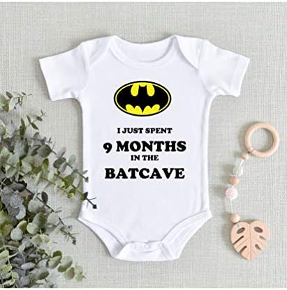 Triplebdesigns פשוט ביליתי 9 חודשים במקלחת Batcave Baby Baby Ony מתנה גופית מצחיקה