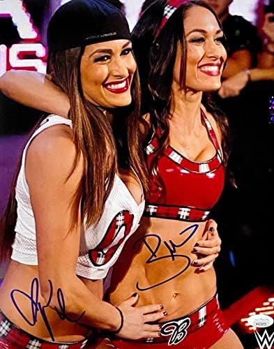 WWE בלעדי The Bella Twins Brie & Nikki חתמו עם חתימה 11x14 תמונה JSA 5 - תמונות היאבקות חתימה