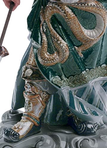 פסלון לוחם שושלת עתיקה של Lladró. דמות לוחמת חרסינה.