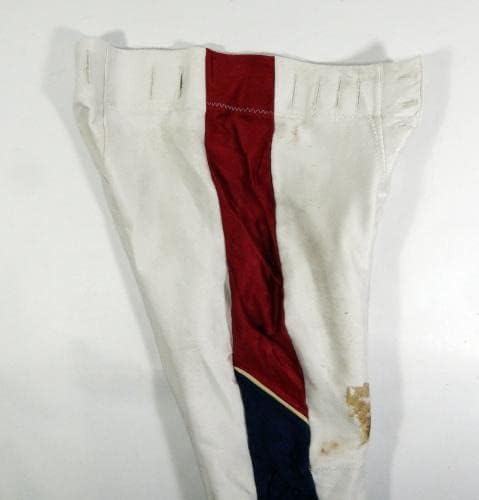 משחק כובש אלבני היל השתמש במכנסי כדורגל לבנים בארנה DP46768 - משחק NBA בשימוש