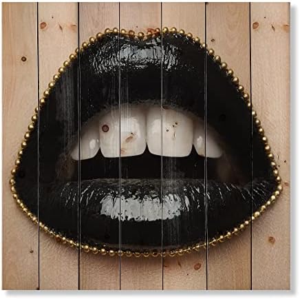 עיצוב שפתיים נשיות עם שפתון שחור ושרשרת זהב עיצוב קיר עץ מודרני ועכשווי, אמנות קיר מעץ שחור, לוחות קיר מעץ אנשים